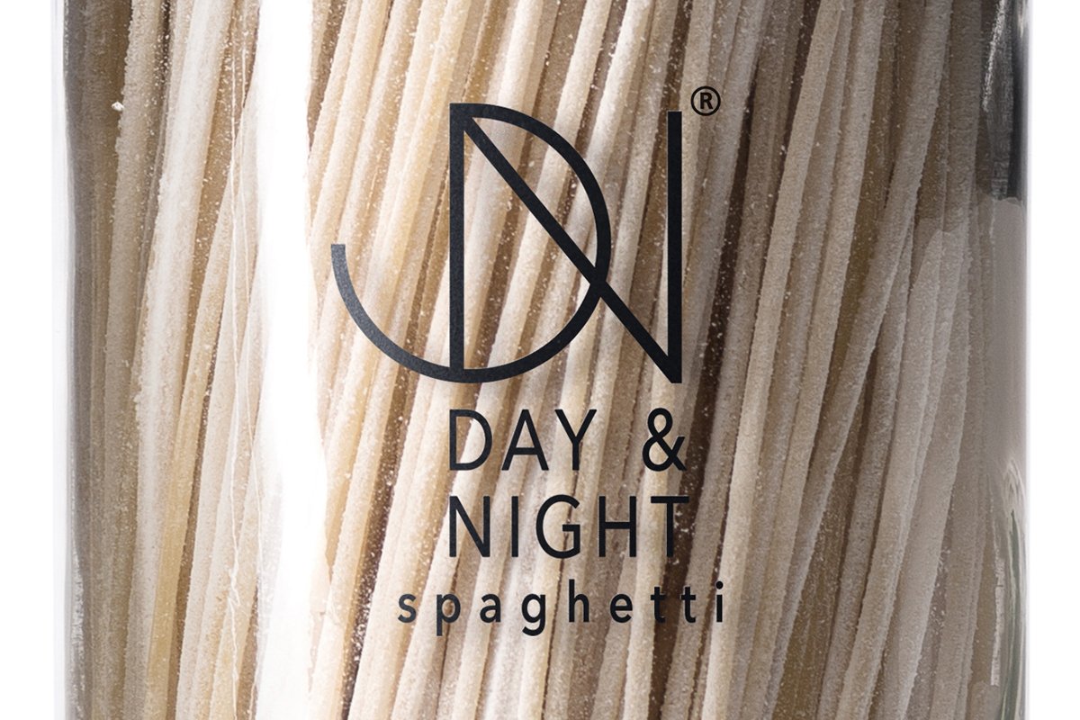 Day&Night食品品牌標(biāo)志設(shè)計(jì)