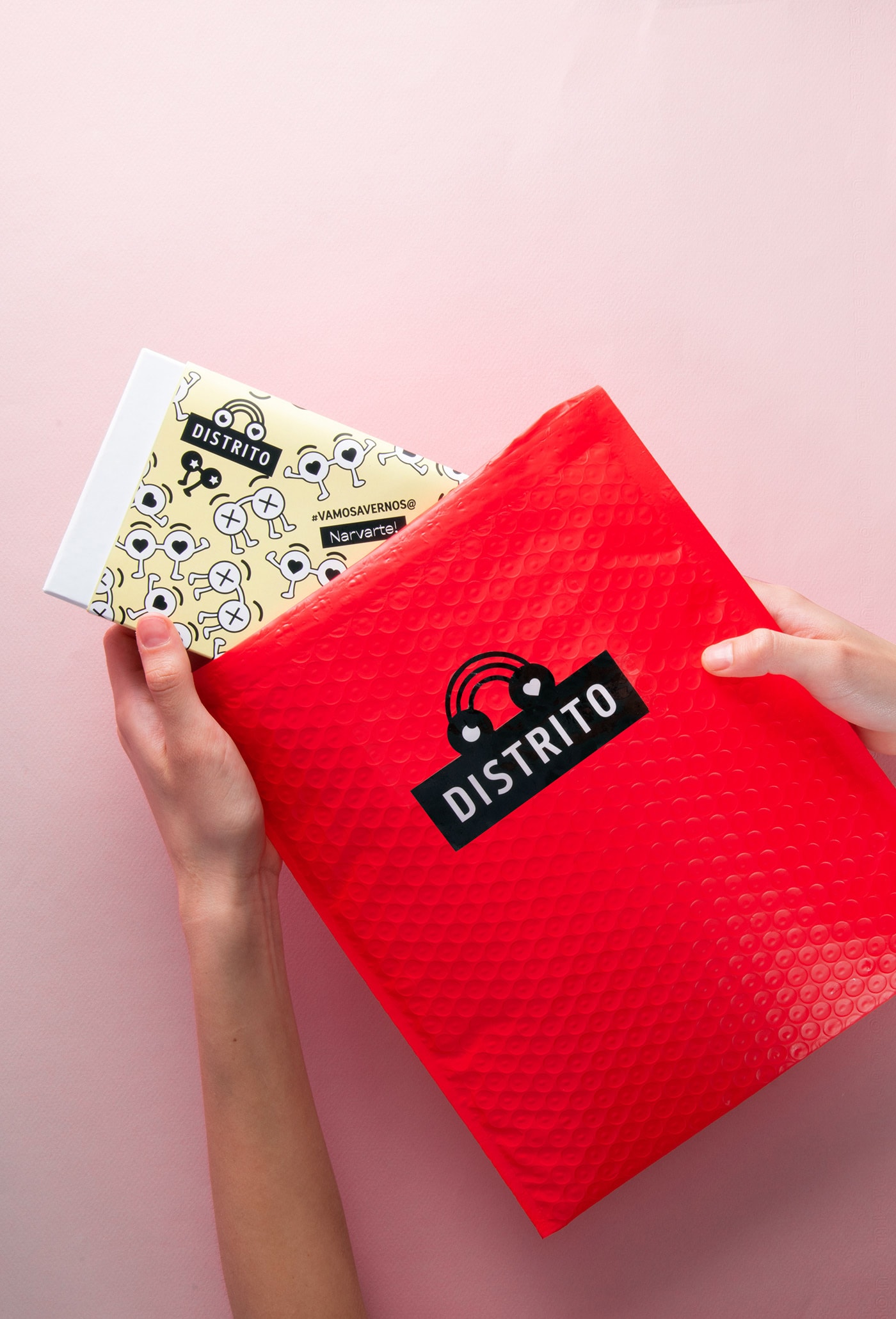 Distrito 時(shí)尚眼鏡品牌包裝營銷案例，時(shí)尚品牌設(shè)計(jì)，品牌營銷案例，深圳品牌設(shè)計(jì)，左右格局