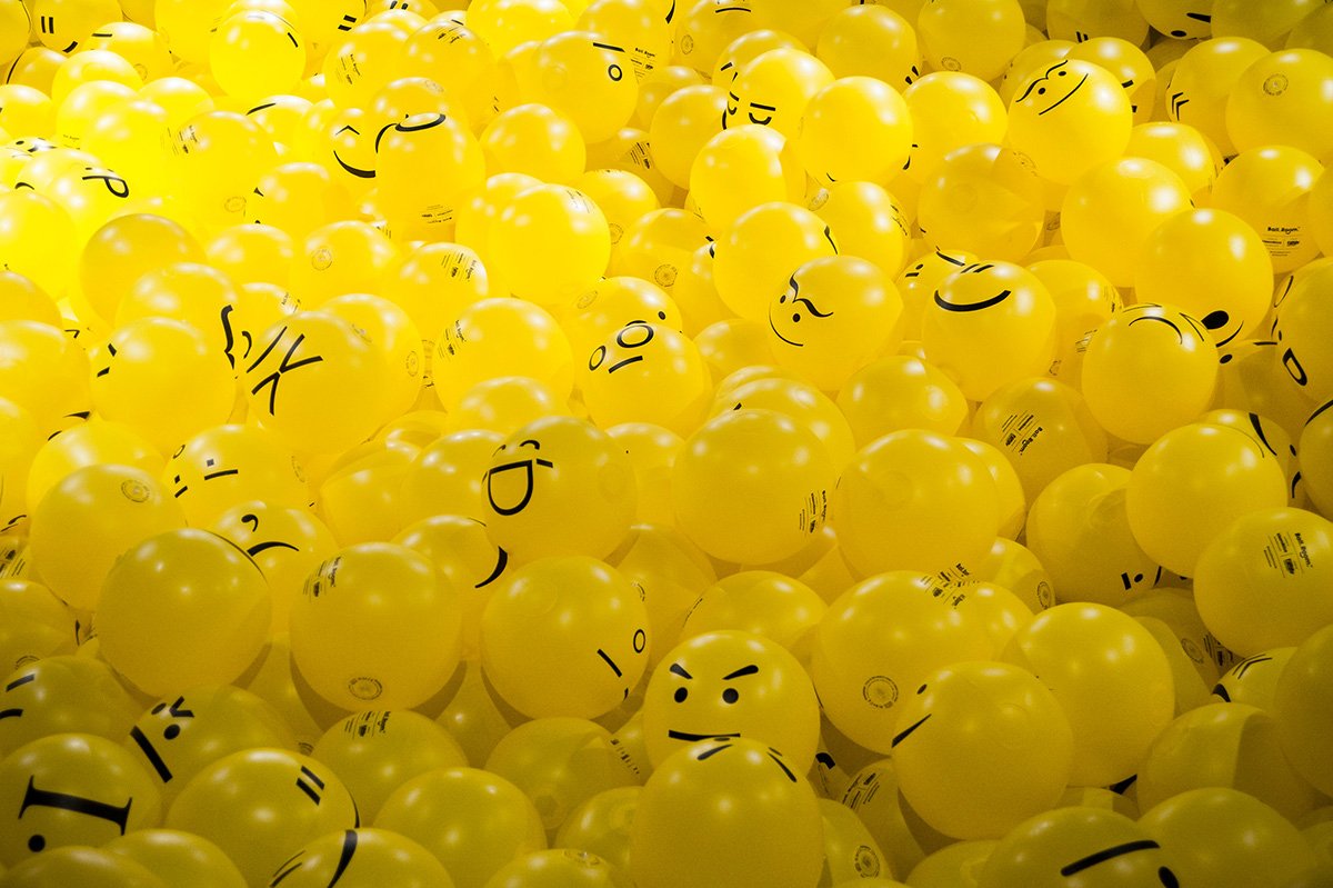 深圳品牌設(shè)計  深圳品牌策劃  BALL.ROOM展覽品牌形象設(shè)計  產(chǎn)品展示