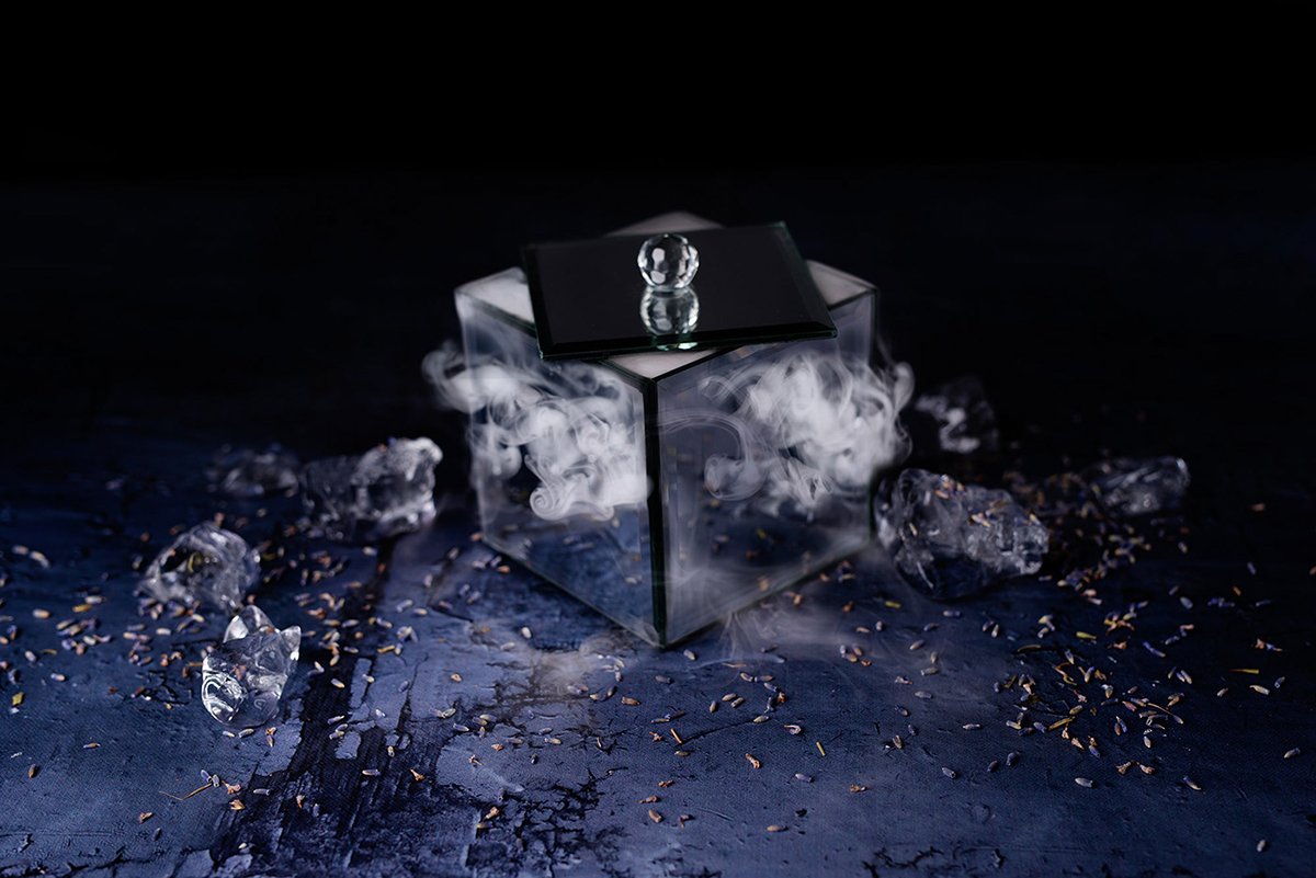 Alchemy Bar雞尾酒酒吧品牌設(shè)計(jì)欣賞,酒吧品牌設(shè)計(jì)，餐飲品牌設(shè)計(jì)，酒吧空間設(shè)計(jì)，酒吧品牌策劃，酒吧品牌全案策劃，餐飲品牌策劃，深圳品牌設(shè)計(jì)，深圳品牌策劃，深圳品牌全案策劃，深圳品牌形象塑造，深圳包裝設(shè)計(jì)，深圳空間設(shè)計(jì)，左右格局