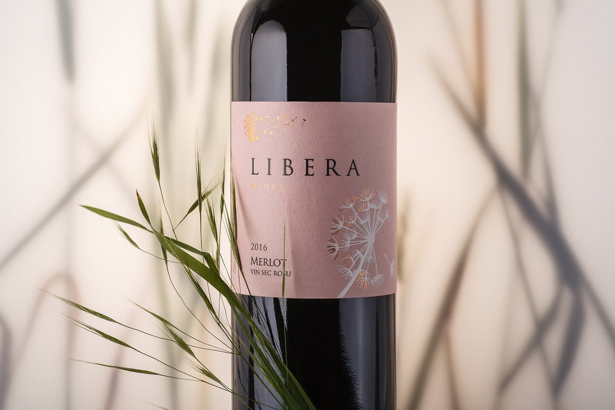 Libera餐食葡萄酒品牌包裝設(shè)計——創(chuàng)新品牌營銷的必要性，餐飲品牌設(shè)計，品牌形象整合，品牌包裝設(shè)計，餐飲品牌視覺設(shè)計，餐飲品牌營銷，品牌戰(zhàn)略定位，品牌設(shè)計公司，深圳品牌策劃，深圳品牌設(shè)計，左右格局