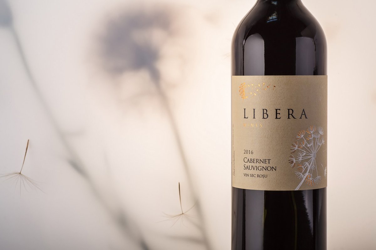 Libera餐食葡萄酒品牌包裝設(shè)計——創(chuàng)新品牌營銷的必要性，餐飲品牌設(shè)計，品牌形象整合，品牌包裝設(shè)計，餐飲品牌視覺設(shè)計，餐飲品牌營銷，品牌戰(zhàn)略定位，品牌設(shè)計公司，深圳品牌策劃，深圳品牌設(shè)計，左右格局
