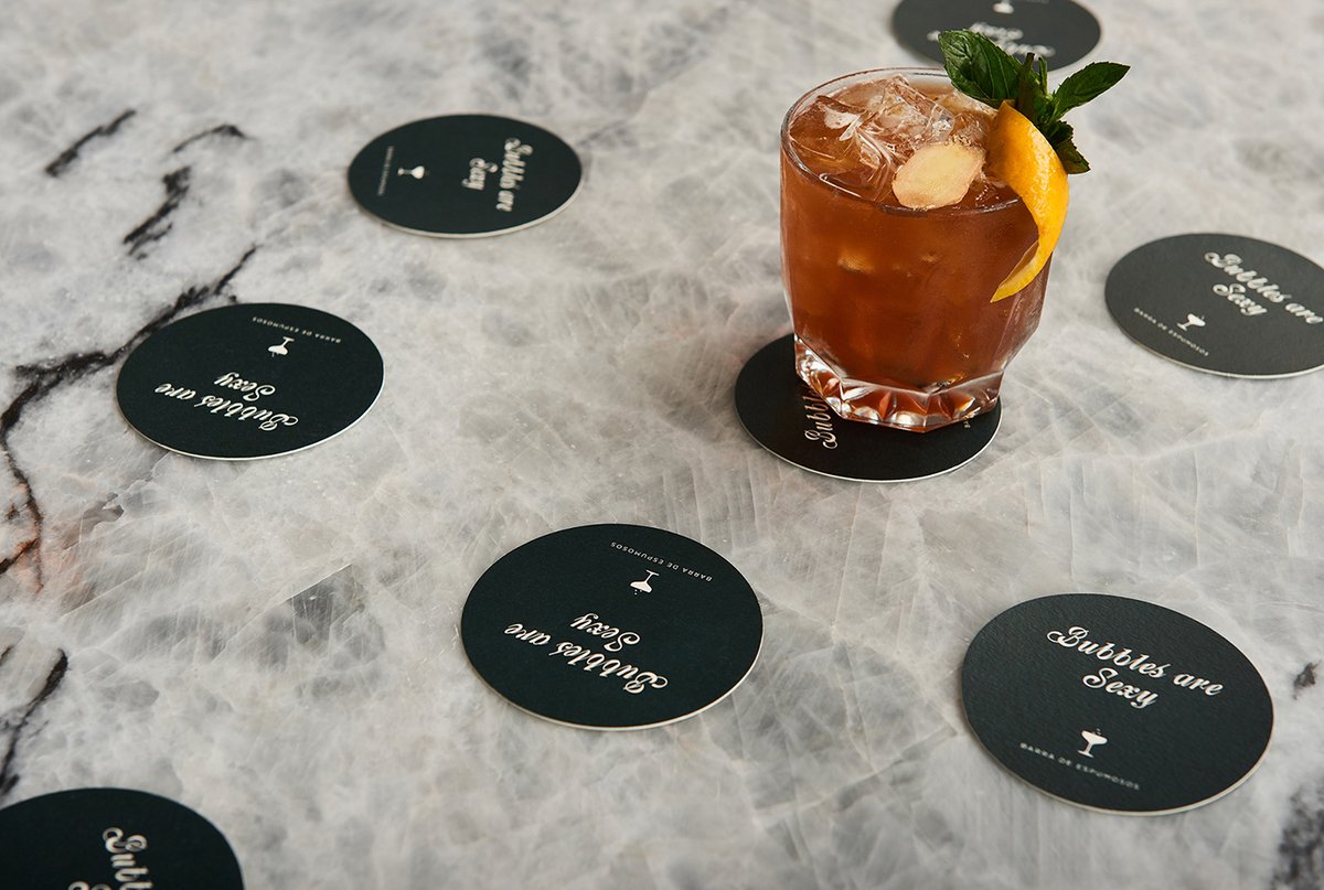 (餐飲）Marsella酒吧品牌設(shè)計(jì)和品牌標(biāo)識(shí)設(shè)計(jì)案例，餐飲品牌設(shè)計(jì)，品牌形象整合，品牌標(biāo)識(shí)設(shè)計(jì)，餐飲品牌視覺設(shè)計(jì)，餐飲品牌營銷，品牌戰(zhàn)略定位，品牌設(shè)計(jì)公司，深圳品牌策劃，深圳品牌設(shè)計(jì)，左右格局