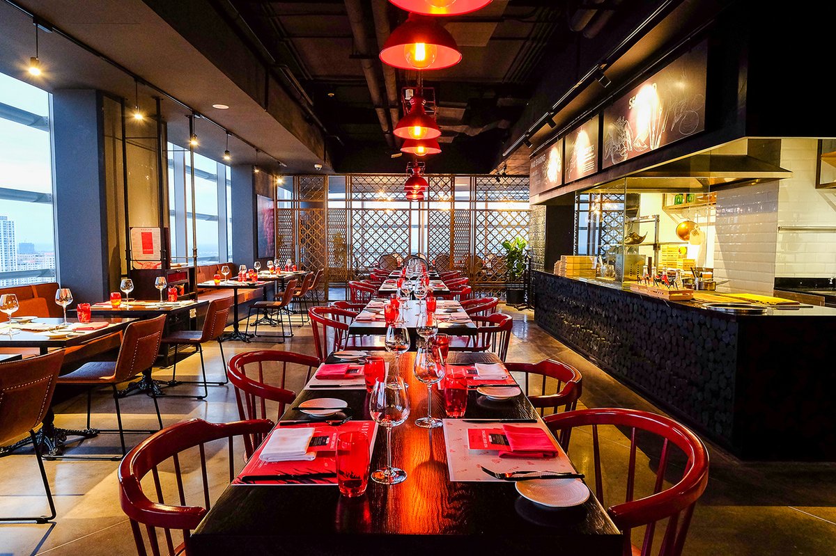 餐飲Mad Cow品牌策劃設(shè)計(jì)案例——燒烤與酒吧的完美結(jié)合，餐飲品牌設(shè)計(jì)，餐飲品品牌形象設(shè)計(jì)，品牌形象整合，餐飲品牌營(yíng)銷，餐飲品牌戰(zhàn)略定位，品牌設(shè)計(jì)公司，品牌策劃公司，深圳品牌策劃，深圳品牌設(shè)計(jì)，左右格局