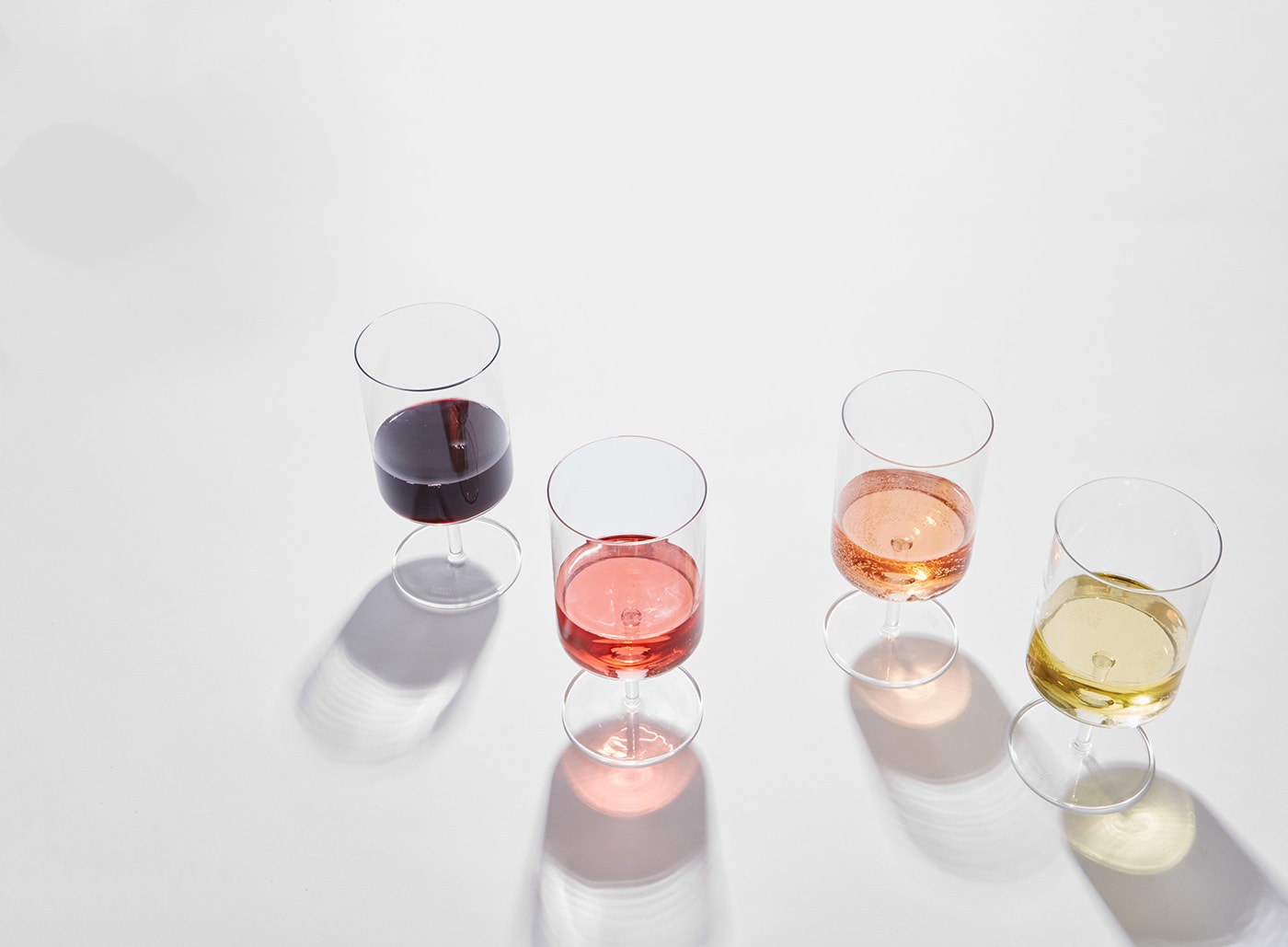 WineSociety優(yōu)質葡萄酒品牌戰(zhàn)略定位和品牌策劃，餐飲品牌策劃，餐飲品牌設計，品牌設計公司，深圳品牌設計，左右格局