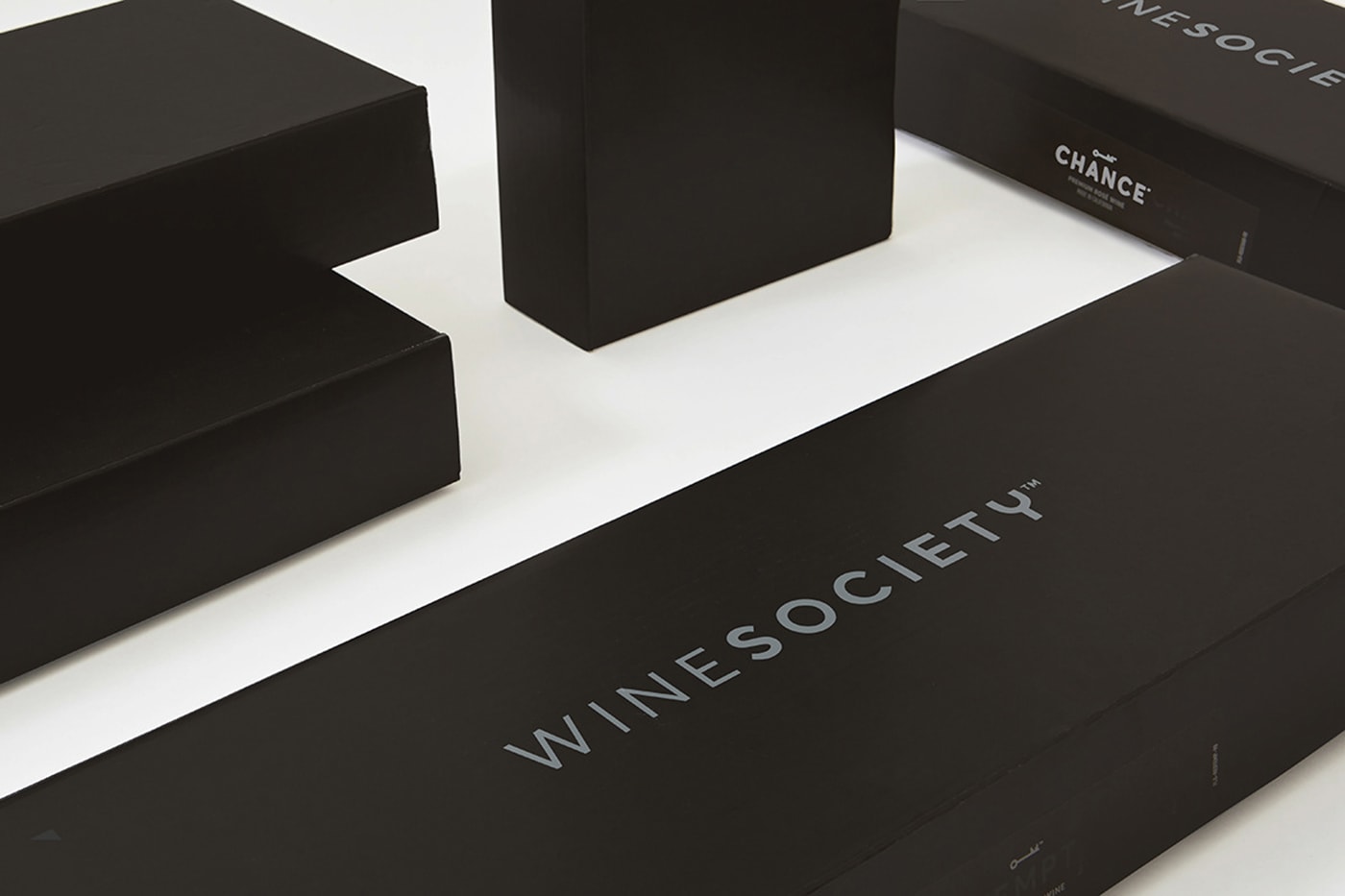 WineSociety優(yōu)質葡萄酒品牌戰(zhàn)略定位和品牌策劃，餐飲品牌策劃，餐飲品牌設計，品牌設計公司，深圳品牌設計，左右格局