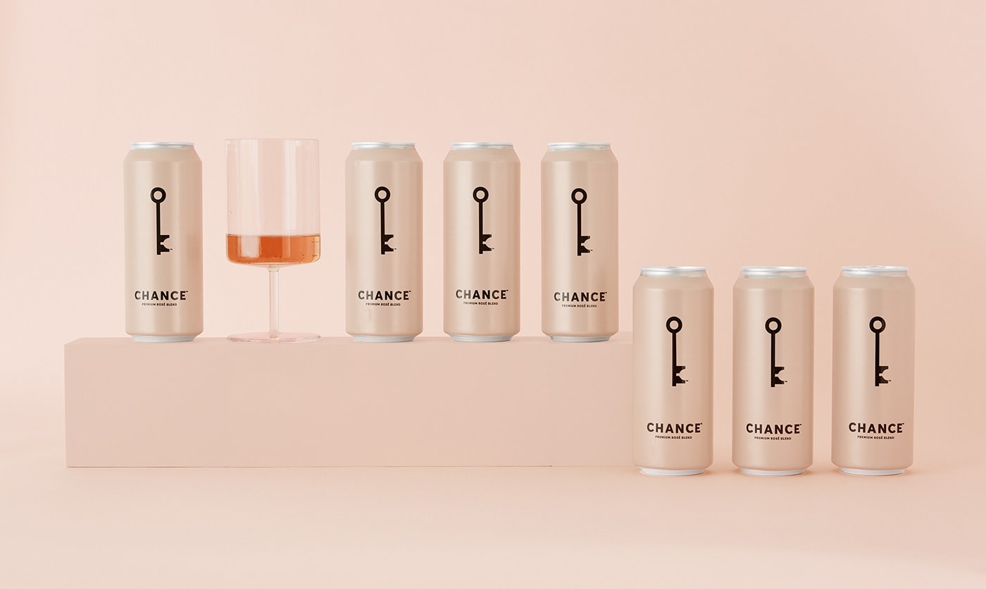 WineSociety優(yōu)質葡萄酒品牌戰(zhàn)略定位和品牌策劃，餐飲品牌策劃，餐飲品牌設計，品牌設計公司，深圳品牌設計，左右格局