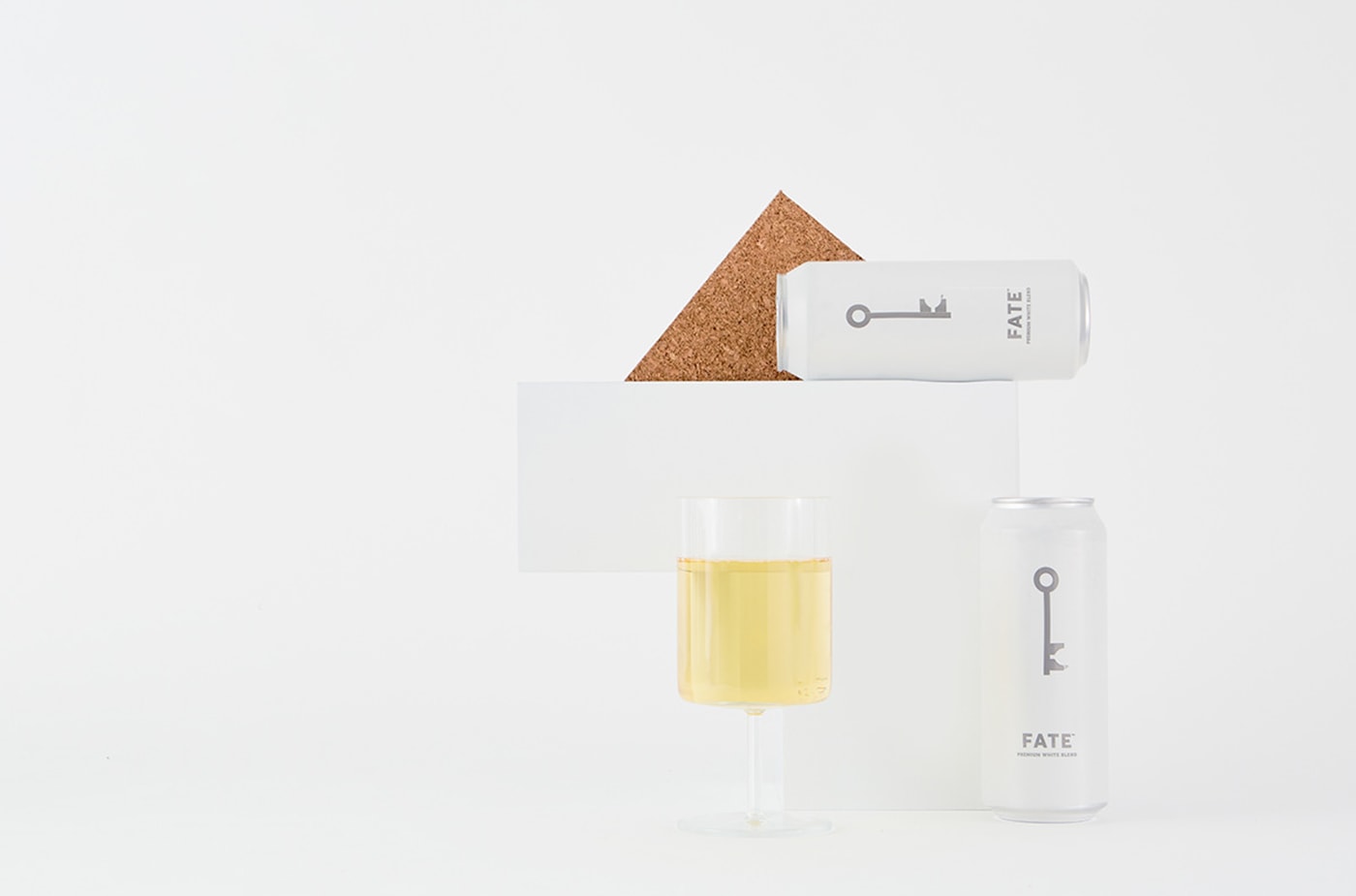 WineSociety優(yōu)質葡萄酒品牌戰(zhàn)略定位和品牌策劃，餐飲品牌策劃，餐飲品牌設計，品牌設計公司，深圳品牌設計，左右格局