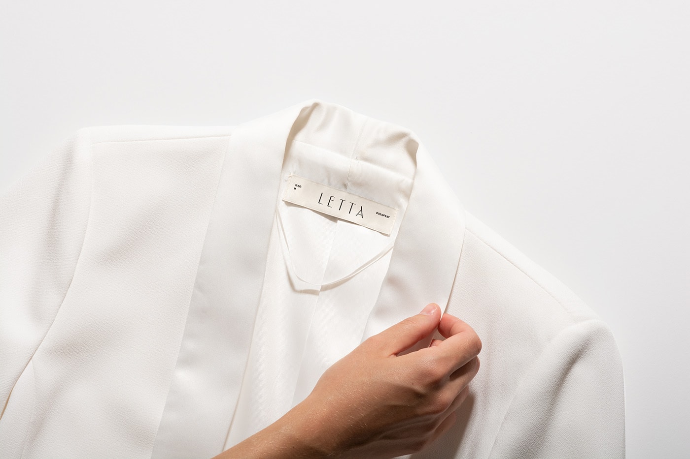 服裝品牌設(shè)計，高級服裝設(shè)計，深圳品牌設(shè)計，左右格局